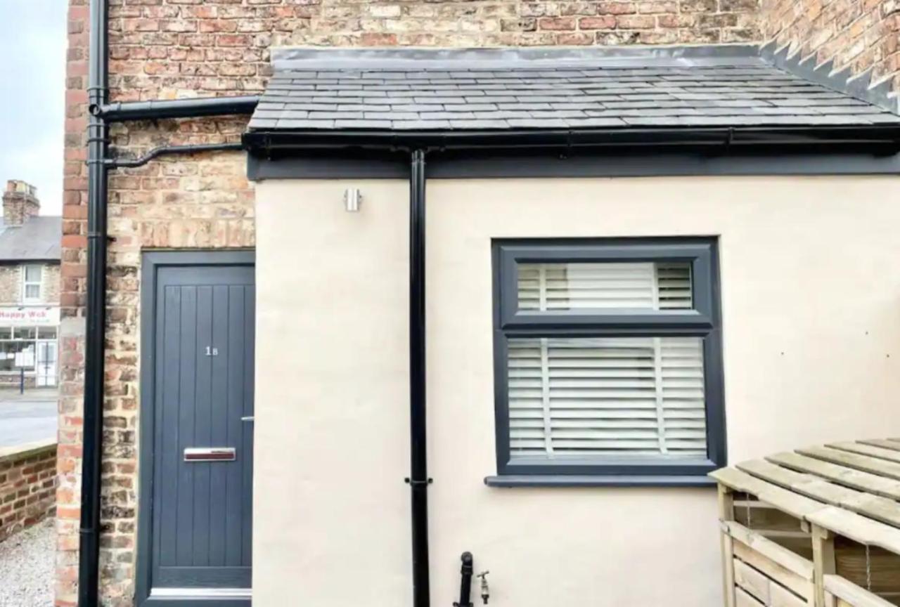 Townhouse With Private Parking York Exterior foto